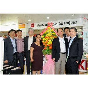 Tổng Giám Đốc KDK - Giám Đốc KnK đến thamn quan Siêu thị Đệ Nhất Phan Khang